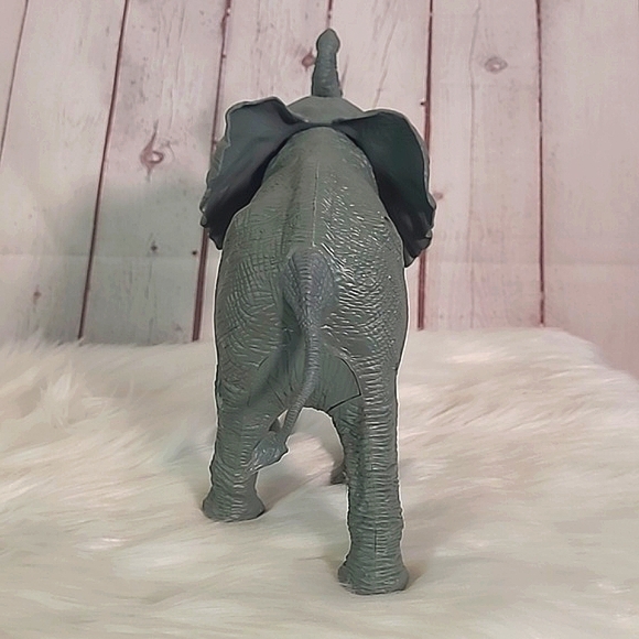 2020 Animal Planet Realistic African Elephant Battery Operated Sound Making Toy - Picture 10 of 17